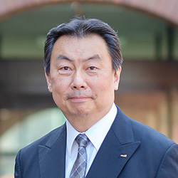 校長　飛田 浩昭